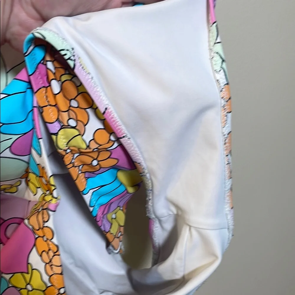 VETCHY Montego Underwire Floral Swimsuit - with Removable Belt - Picture 9 of 14
